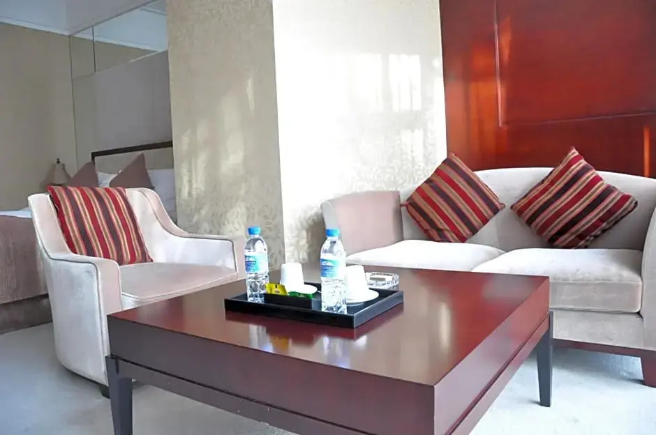 Qingdao Jinshan We+ Holiday Apartment (Wusi Square)