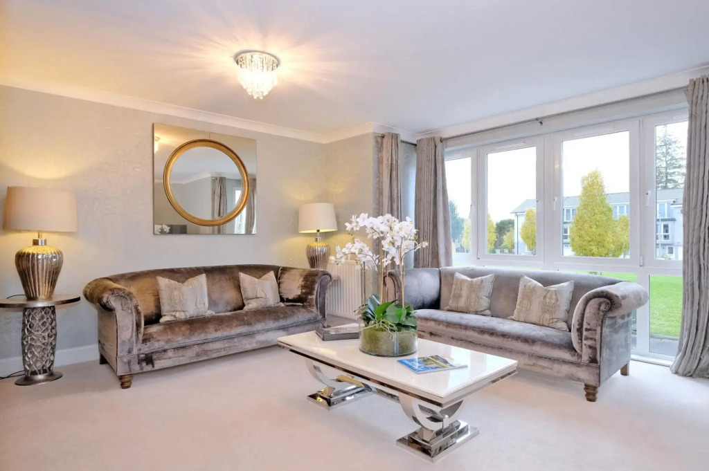 Bright Family Townhouse With Stunning Views Over Royal Deeside