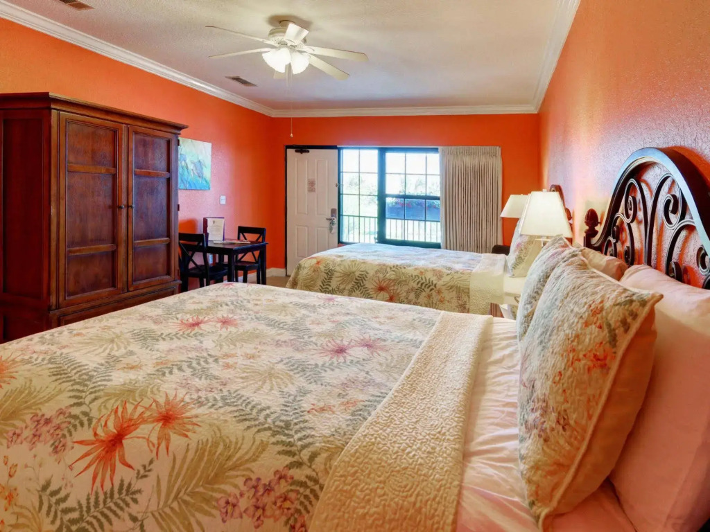 Beachside Inn