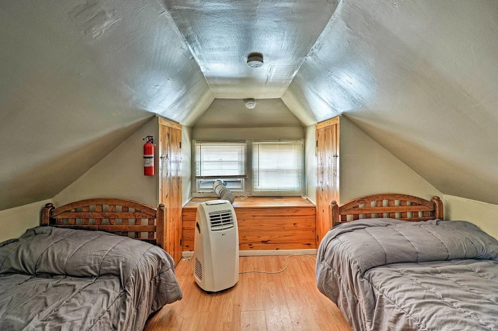 Inviting Seaside Heights Apt < 1 Mi to Beach!