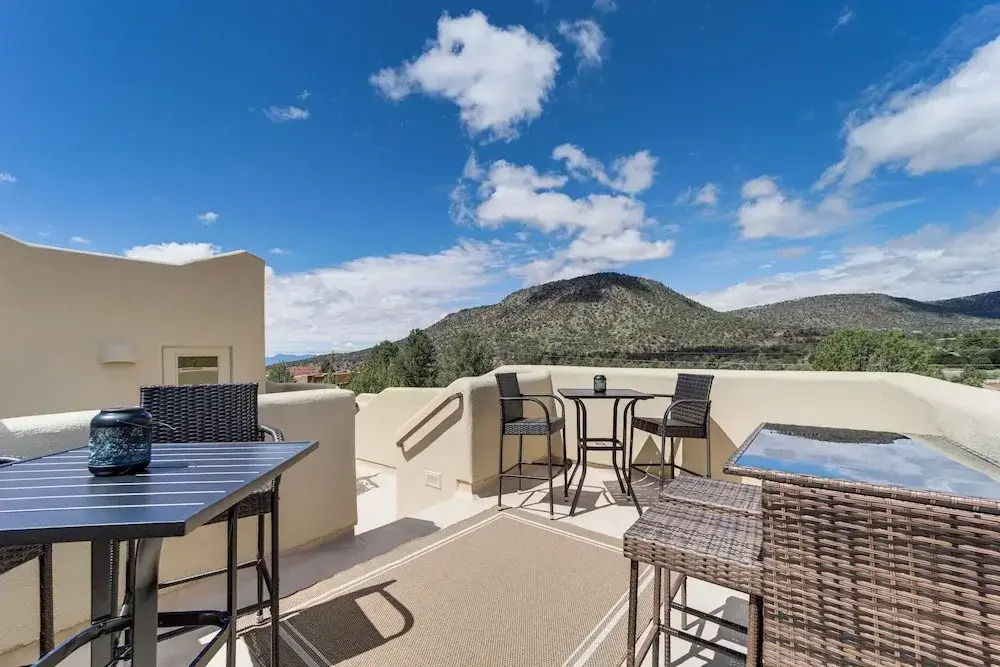 Hot Tub & Red Rock Views: Secluded Sedona Escape!