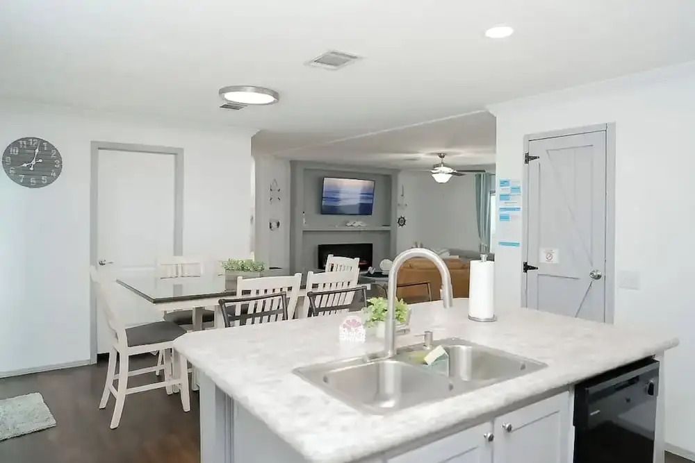 3BR Canal-front Home w/ Wifi & Boat Dock