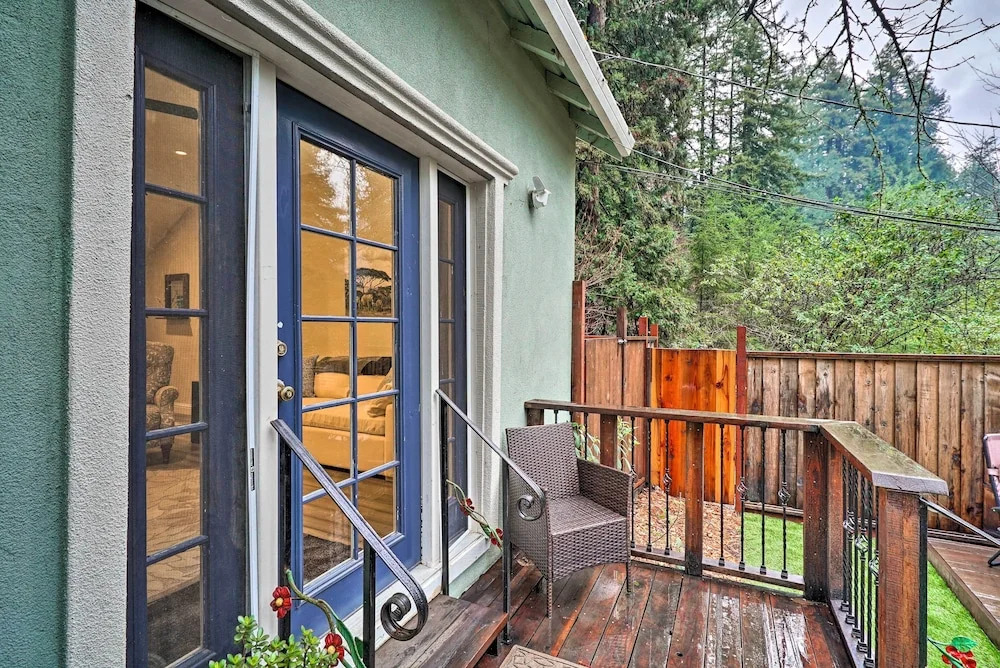 California Cottage < 4 Mi to Redwood Hiking Trails