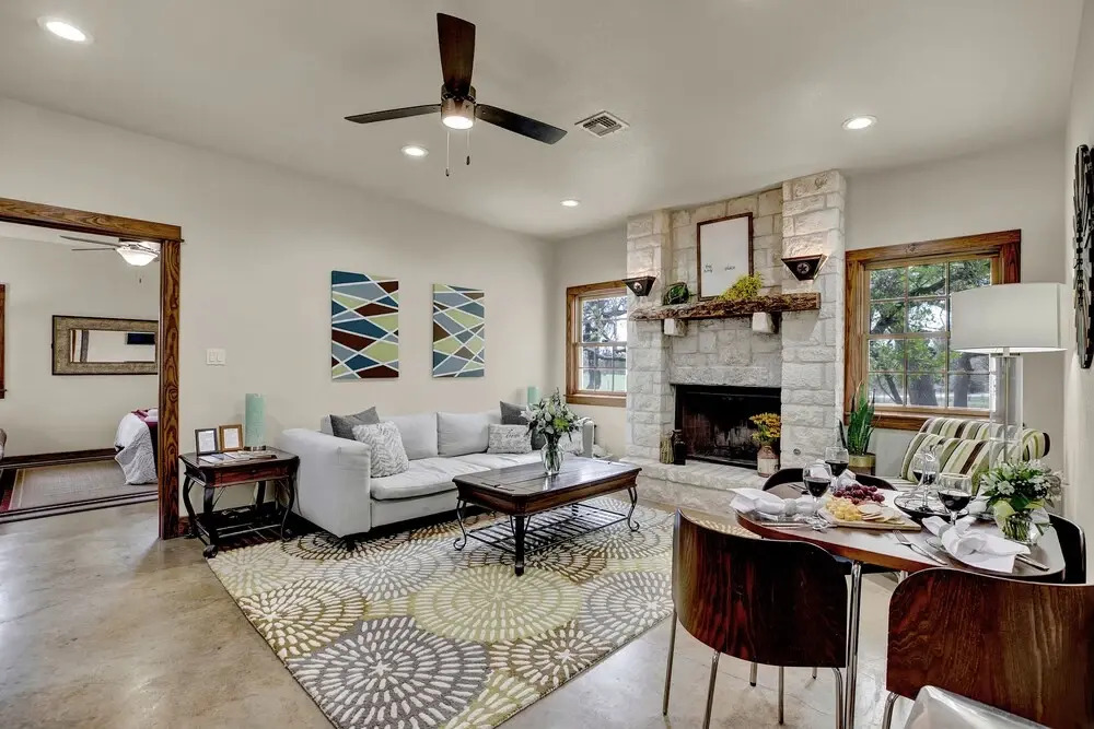 New Hill Country Dream House With Pool Table and Firepit and Gameshed