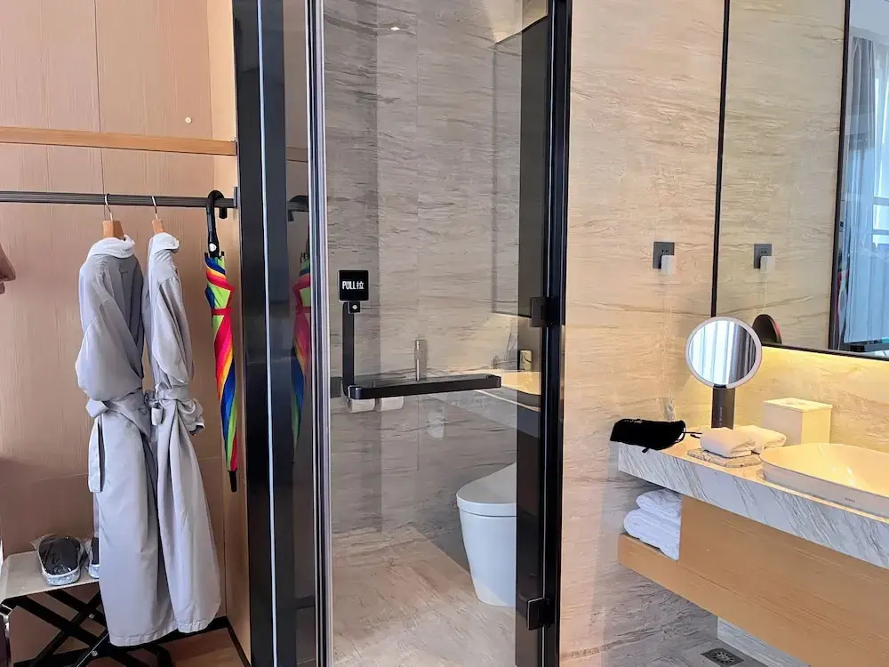 Lujiang Mega Hotel
