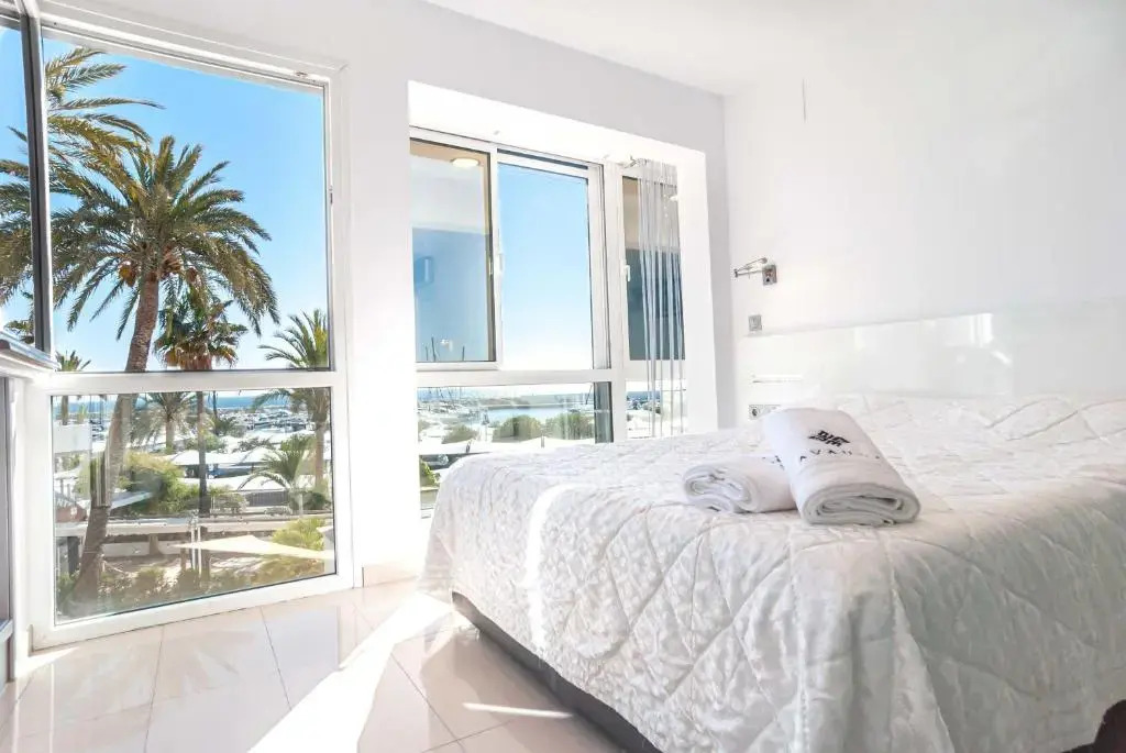 A002 - Apartamento con vistas al mar y al Club Náutico de Moraira