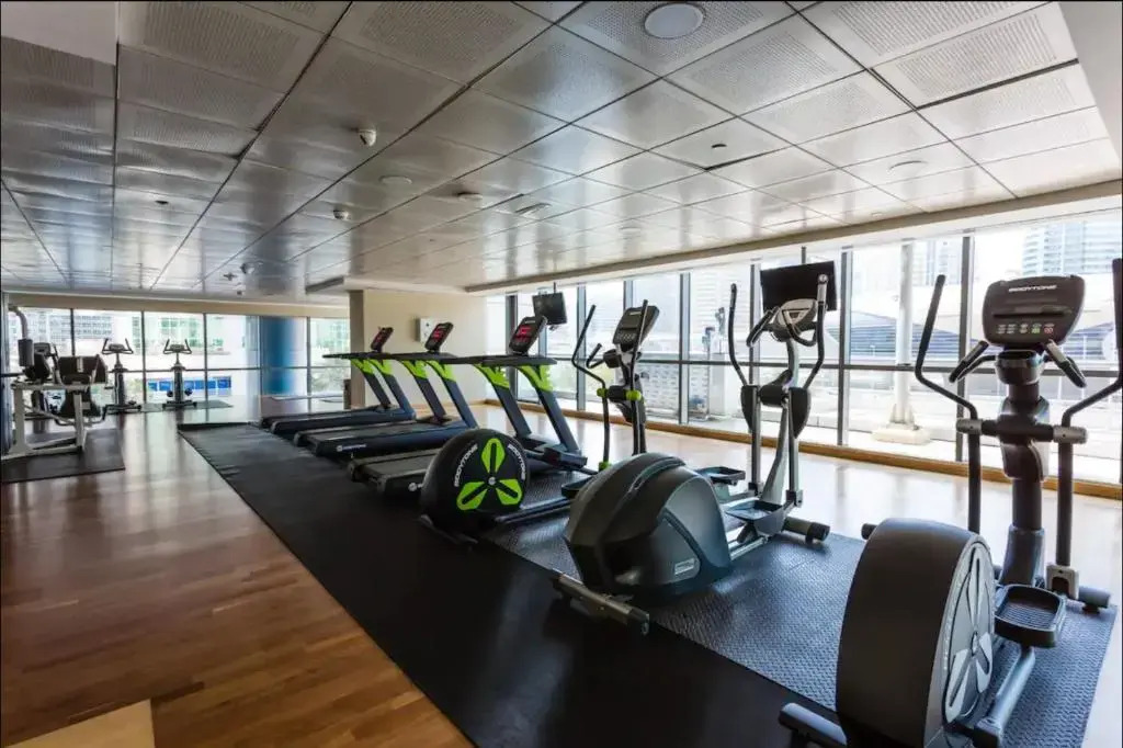 Luxury new apartment on the metro, facing Dubai marina.