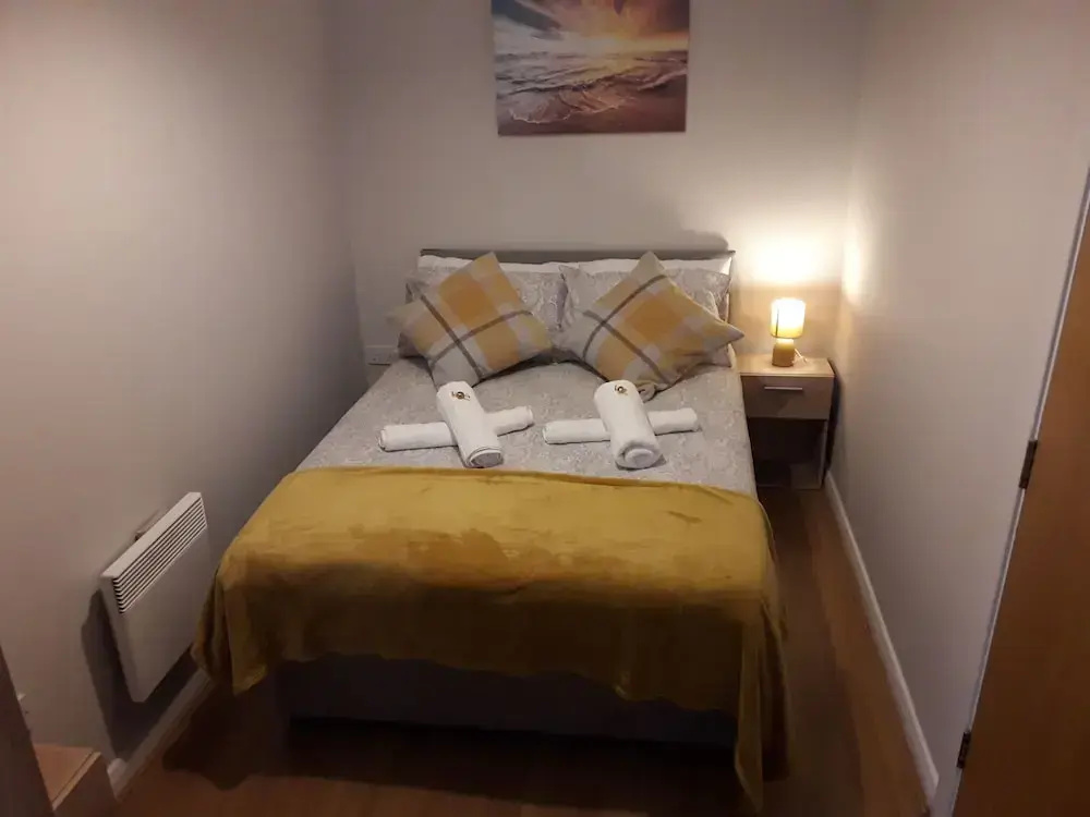 Luxury and Stylish 2 bedroom Apartment with en-suite