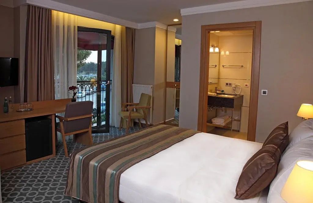 Tuzla Town Hotel