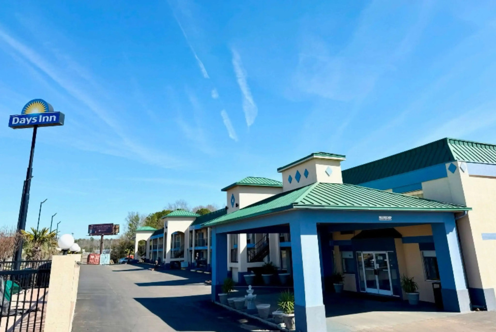 Days Inn by Wyndham Greenville