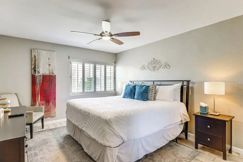 Unwind Poolside, Walk to Old Town! Scottsdale Unit