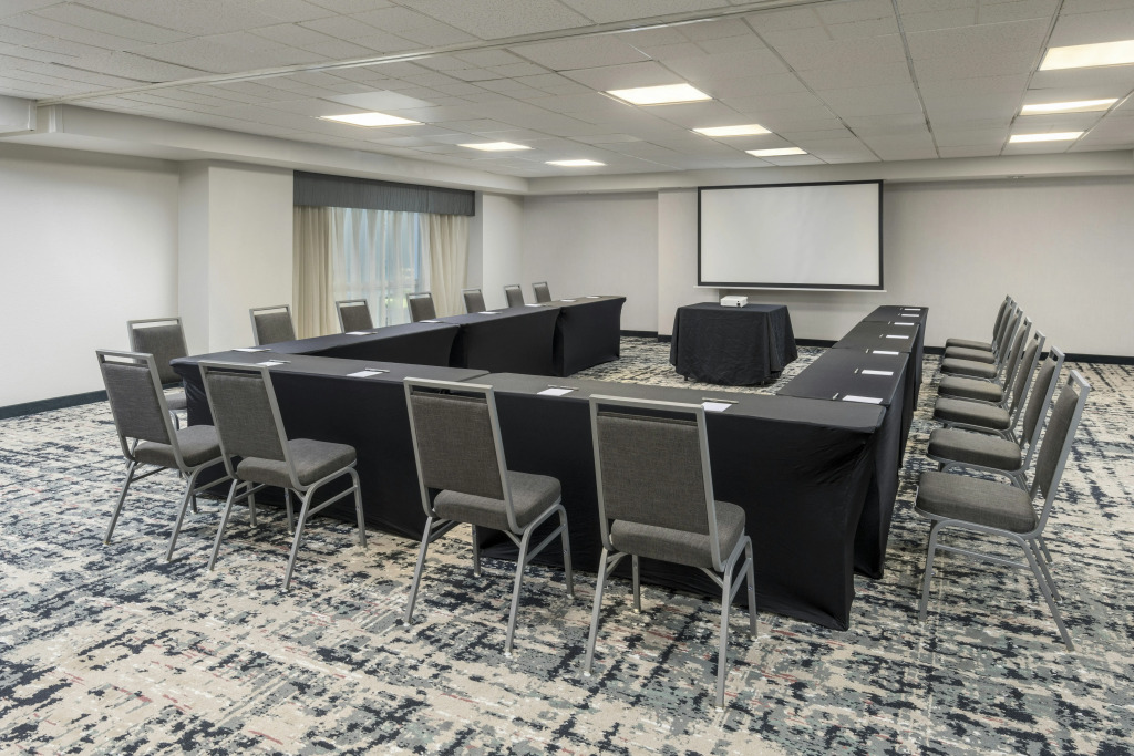 Homewood Suites Miami Airport/Blue Lagoon