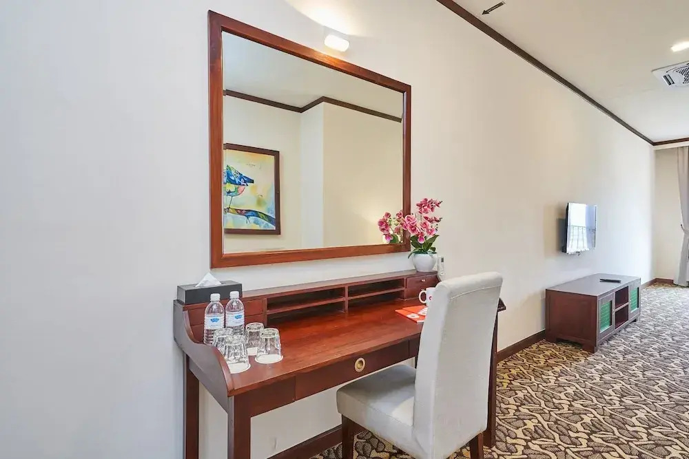 The Platinum Hotel & Suites