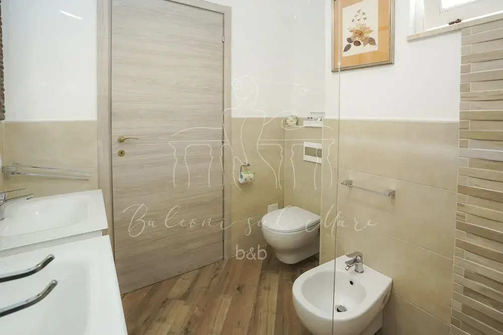 Room in B&B - B&B Balconi Sul Mare Deluxe Room With Hydromassage "madonna Dell'altomare"