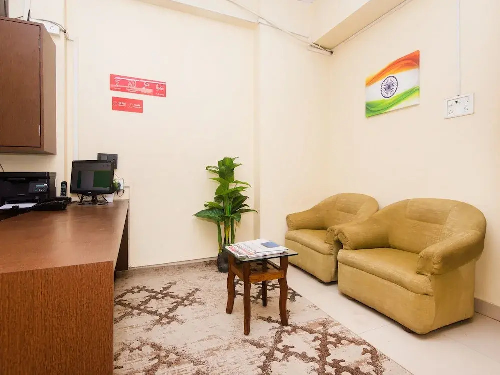 OYO 20017 Silverkey Bandra East