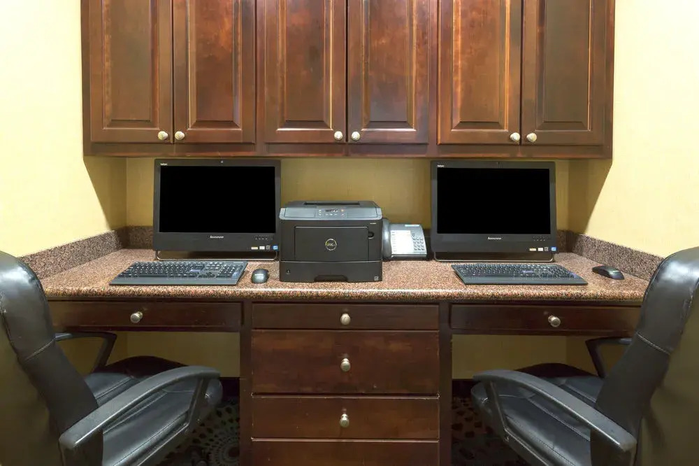 Holiday Inn Express Tower Center New Brunswick by IHG
