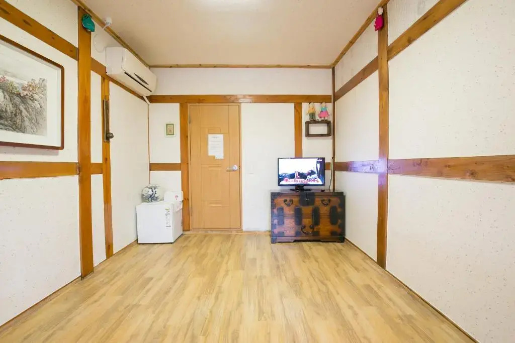 Ddlanchae Hanok Stay - Main House