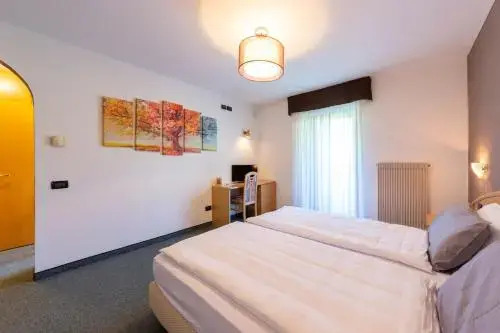 Flos Hotel