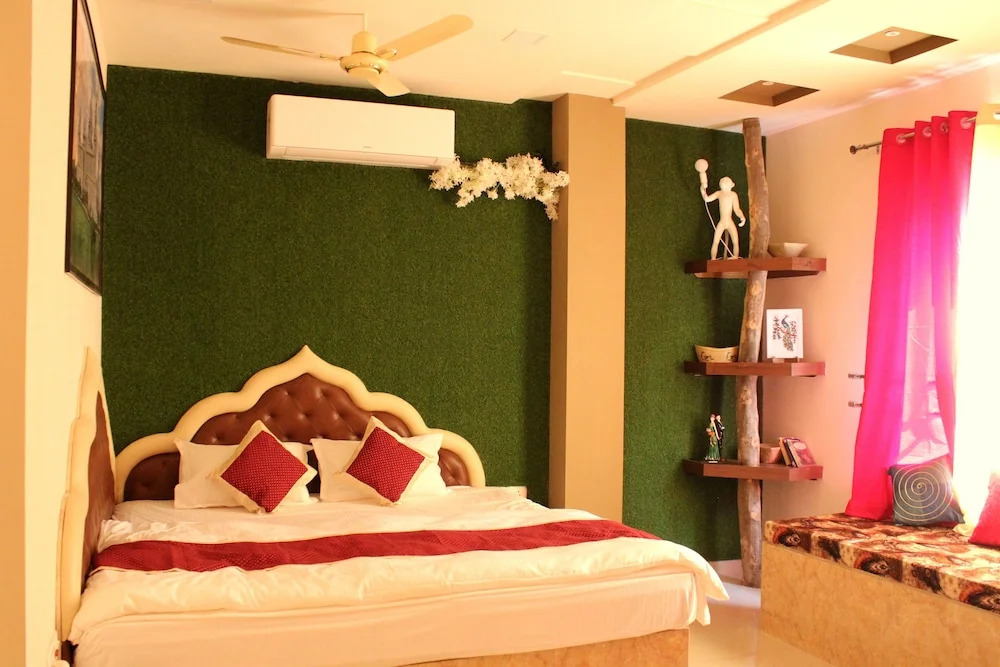 The Hideout Agra Garden Homestay - Near Taj Mahal