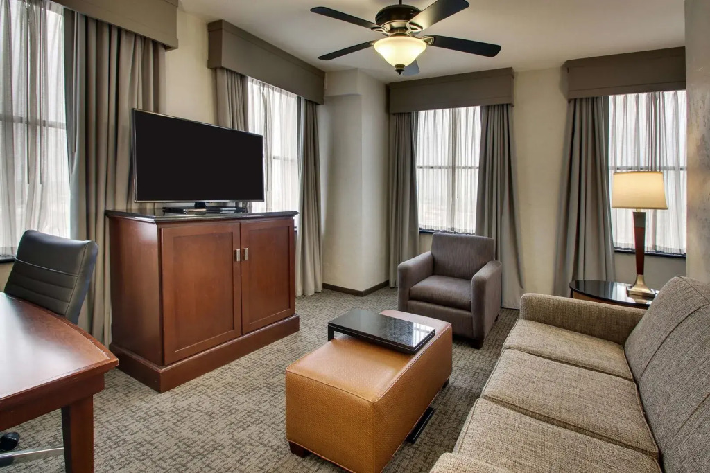 Drury Plaza Hotel San Antonio Riverwalk