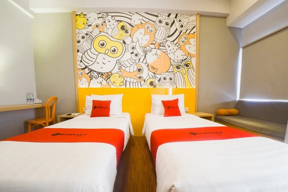 RedDoorz Apartment near Bundaran Satelit Surabaya 2