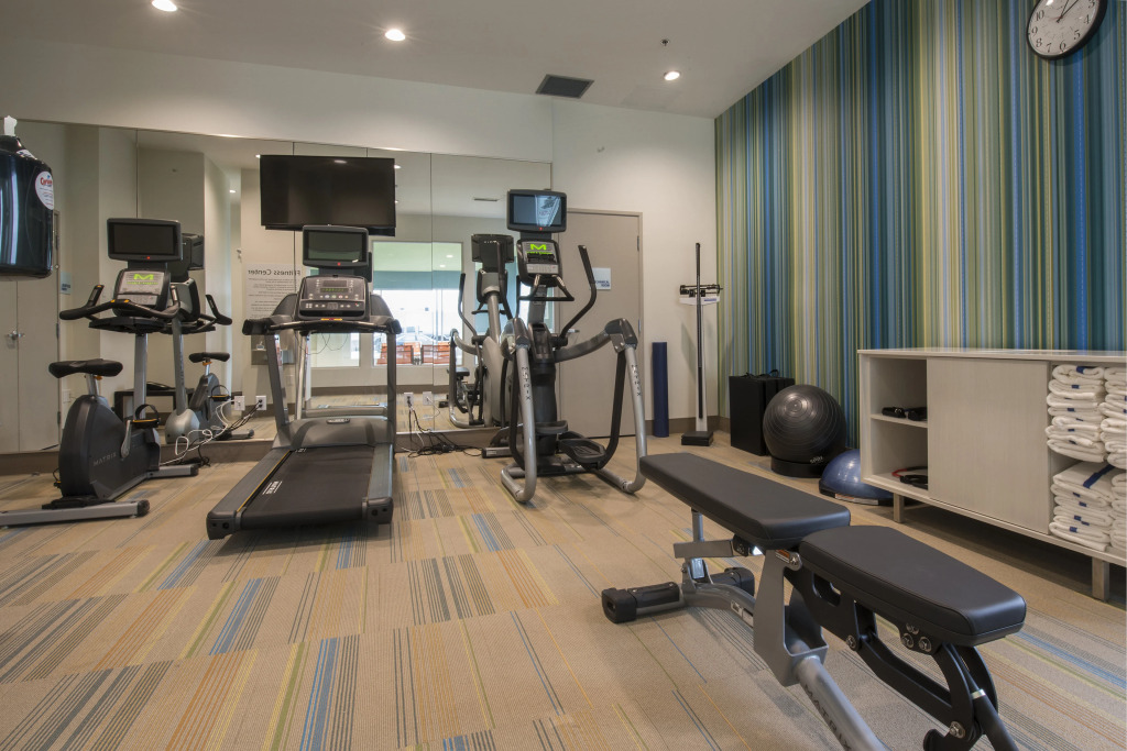 Holiday Inn Express & Suites Victoria-Colwood by IHG