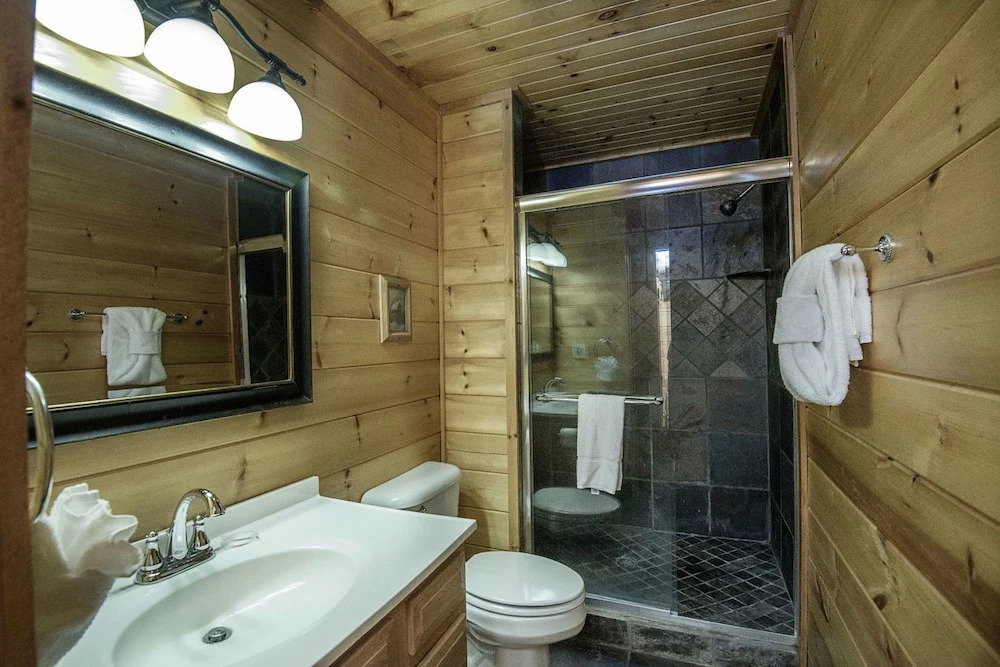 Homespun Hospitality by Heritage Cabin Rentals