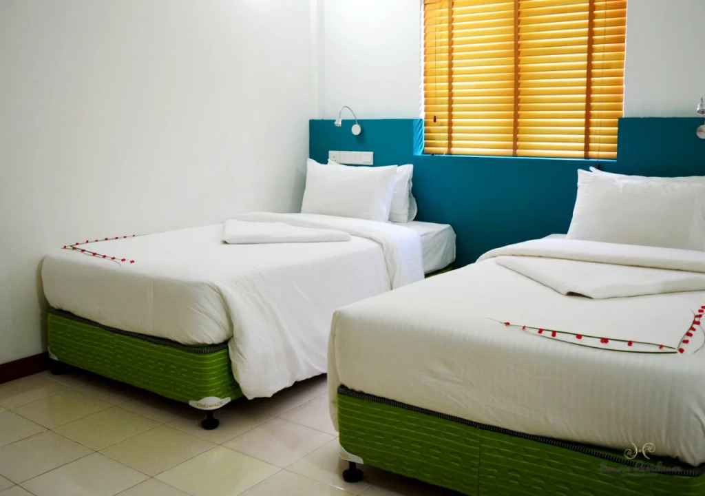 Long Beach Laamu Hotel