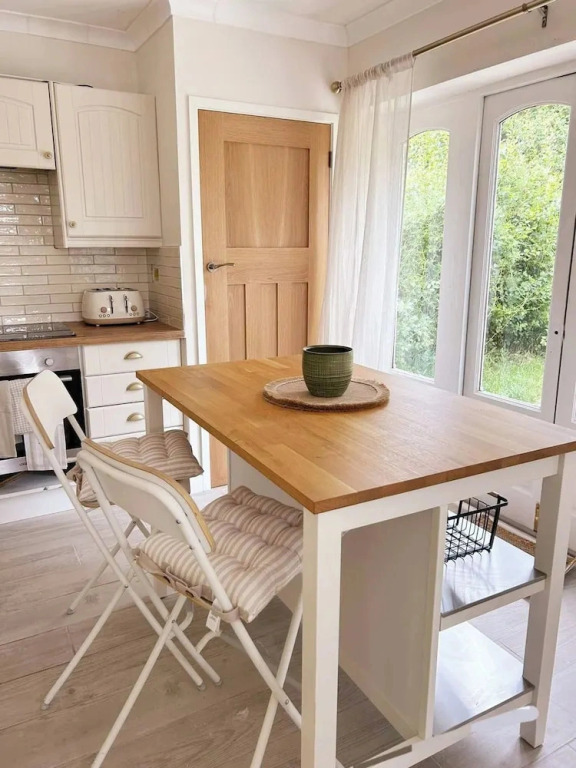 Relaxing Retreat Near Norfolk Broads