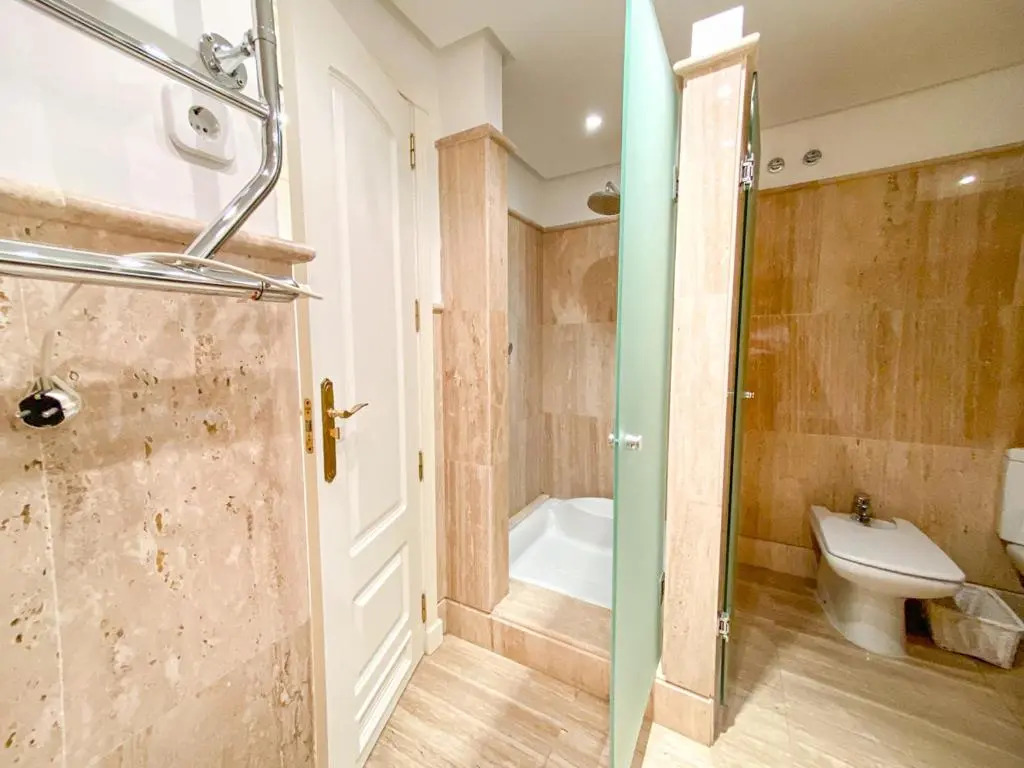 Front-line garden apartment in Palm Beach, Marbella