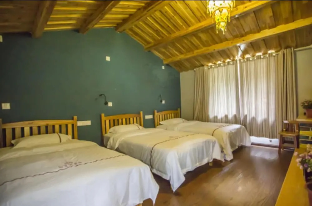 Zhangjiajie April Day Hostel