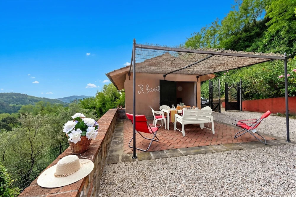 Villa Ortensie Garden with amazing view - Happy Rentals