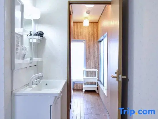 Up to 8 people/4 minutes from the station/4 minutes by train to Namba