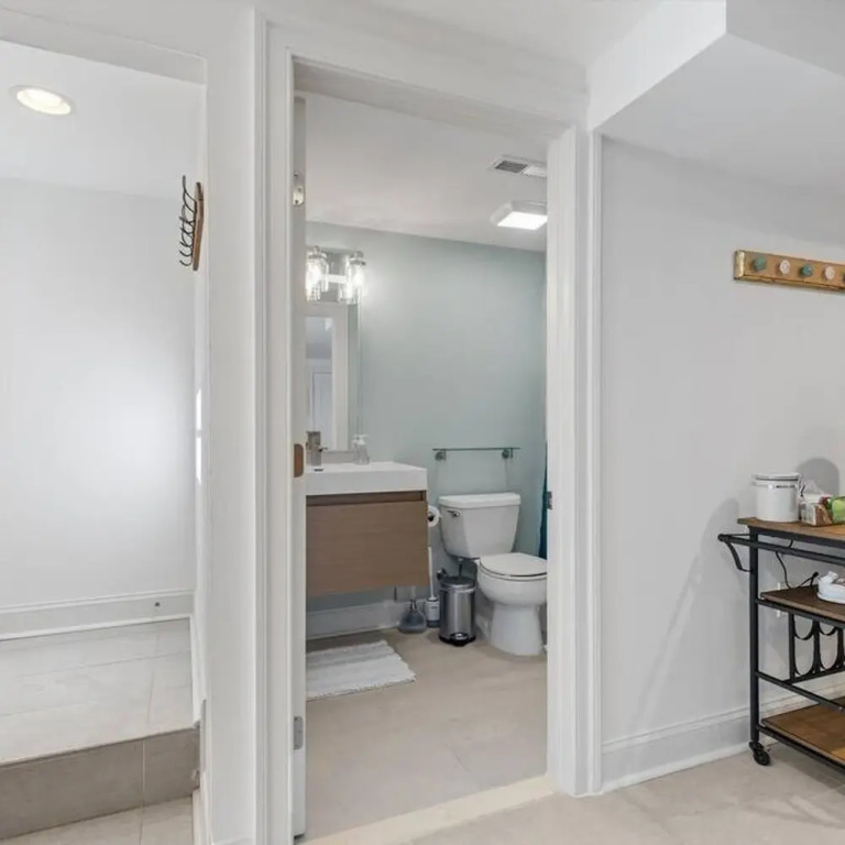 Stone s Throw From Capitol Hill Free Parking