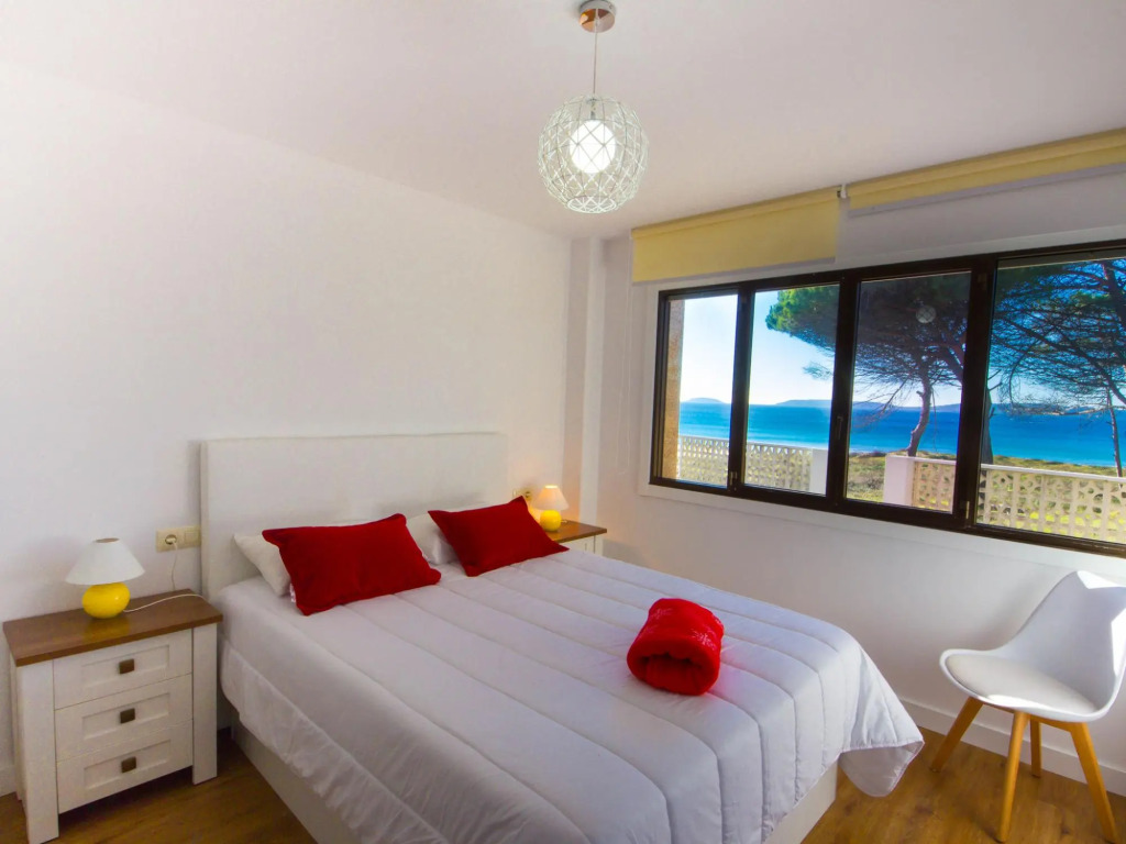 Comfortable Apartment in Sanxenxo with Terrace