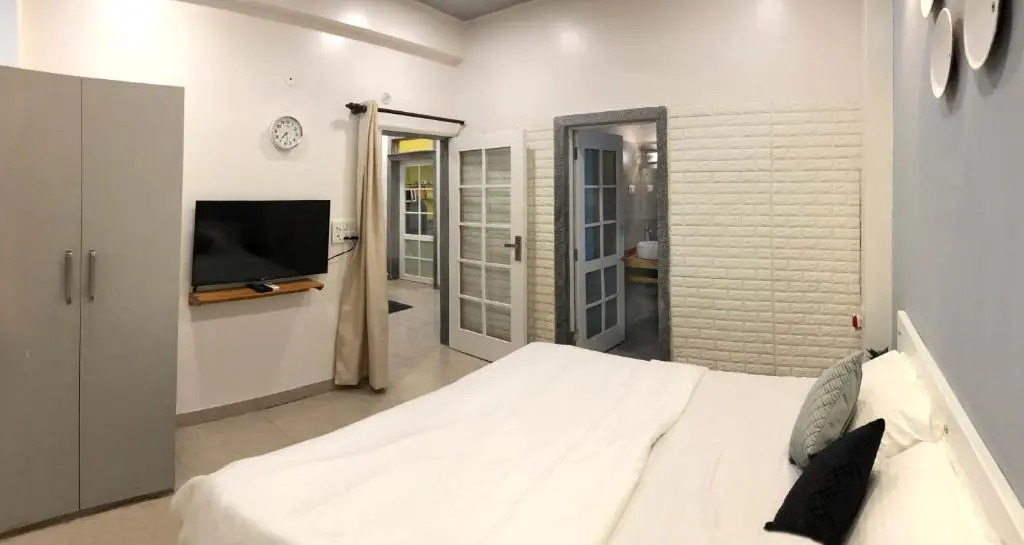 House 44 2BHK