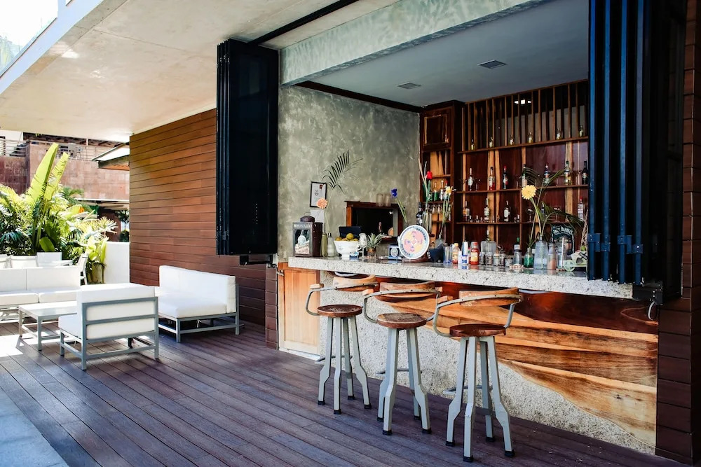Luxury 3 Bdr Near the Beach - 300meg