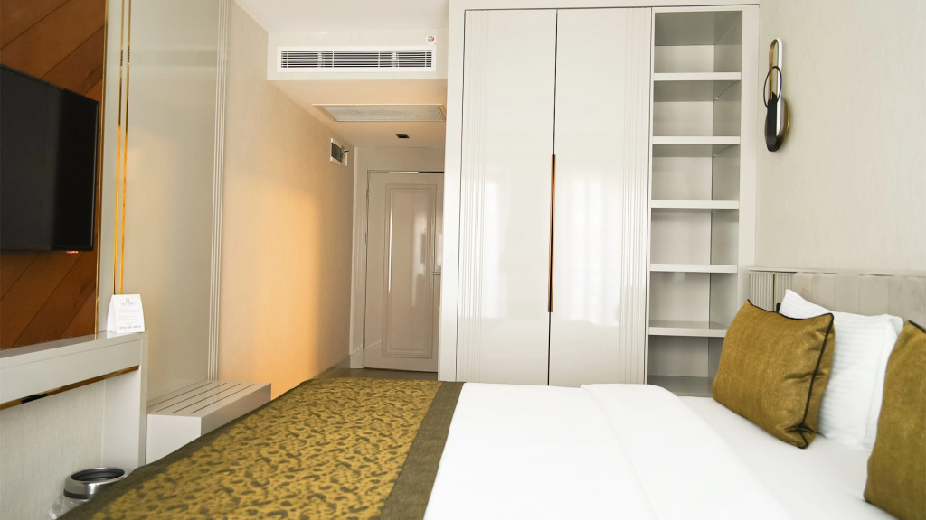 Sky Hill Hotel