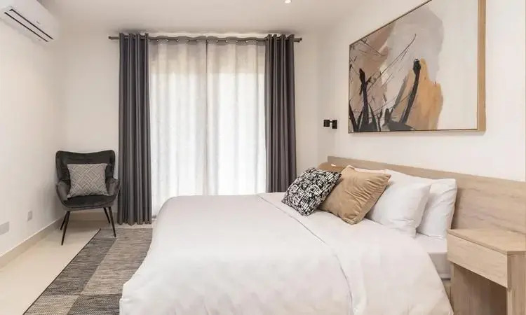 Executive 2 bedroom with gym and pool for short and long stay