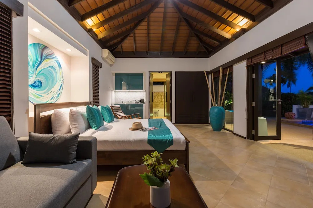 Villa Divina - Stunning Pool Villa 3 Mins Walk to Beach