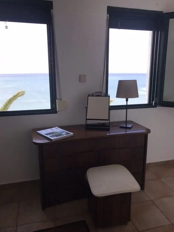 Stunning sea-front maisonette
