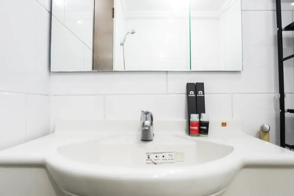 Convenient 3BR Apartment at Waterplace Residence Pakuwon Indah
