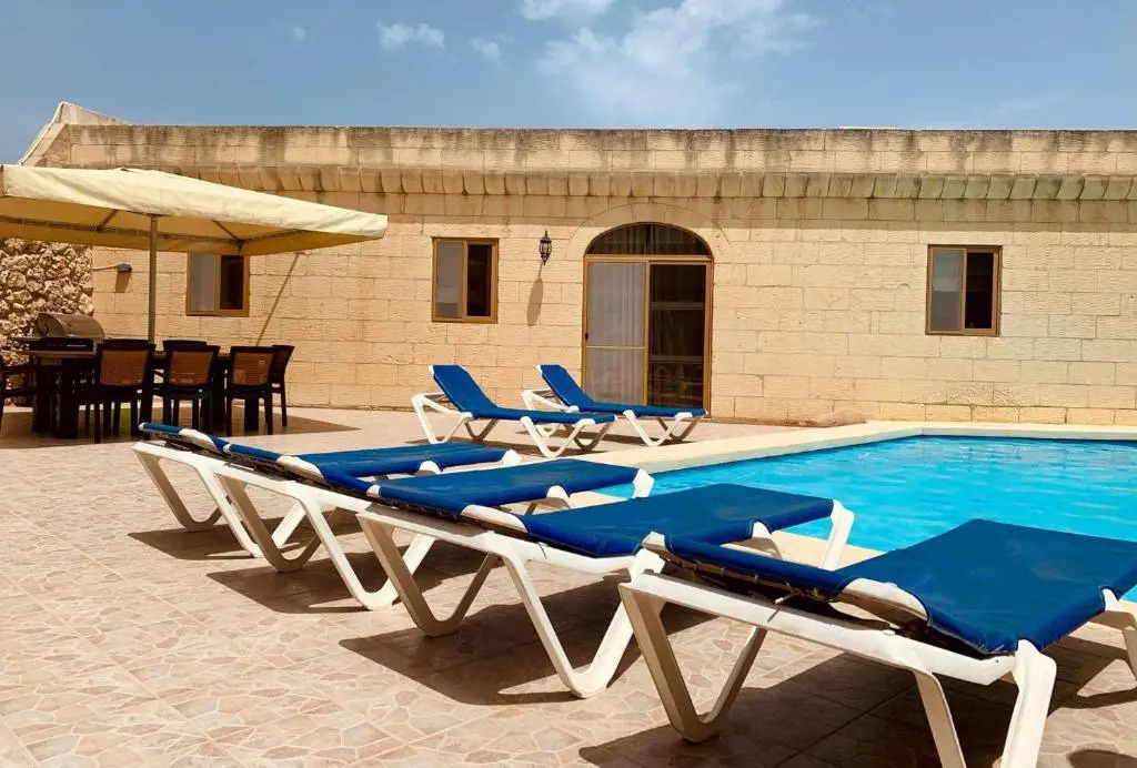 Hofra Farmhouse - 5 bedroom farmhouse with private pool available