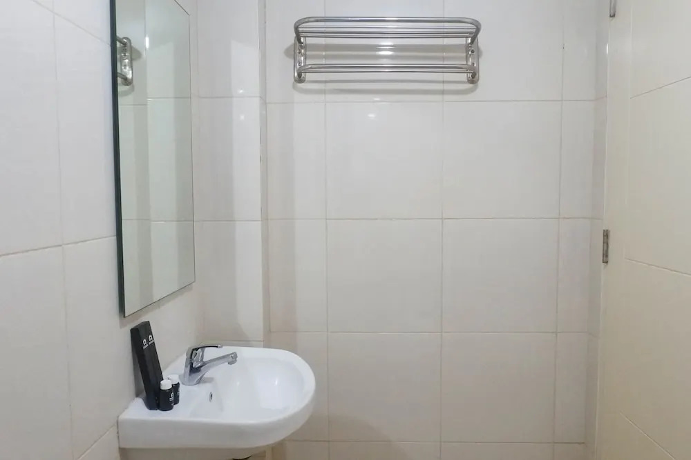 Comfy and Nice Studio at Orchard Supermall Mansion Apartment By Travelio