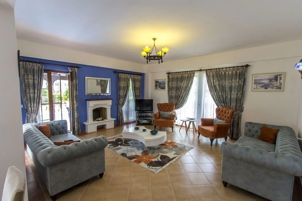 Villa Sierra by Villamnet