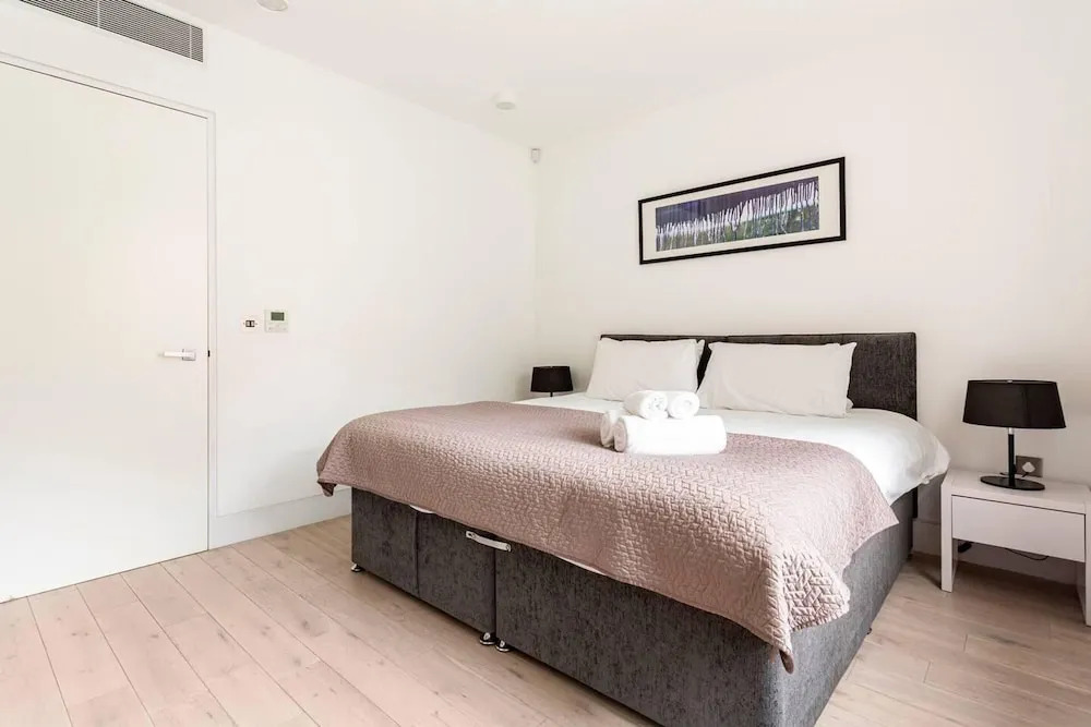Central London - 2 Beds - Sleeps 4 - Lift
