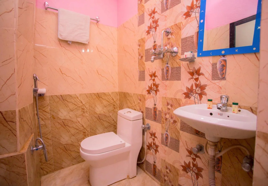 OYO 222 Hotel New Himalayan