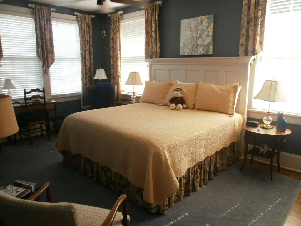 The Collins House Inn
