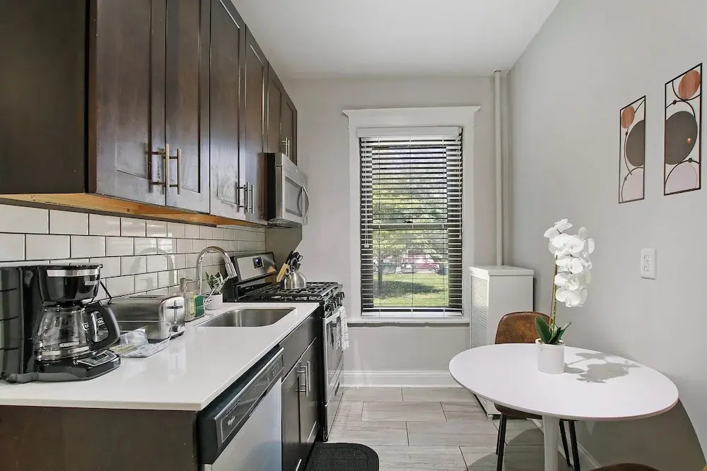 Bright 1BR - Woodlawn 1E