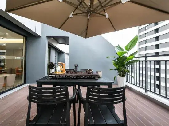 Fanman Meisu Hotel (Chengdu Qingbaijiang East Railway Station Wanda Plaza)